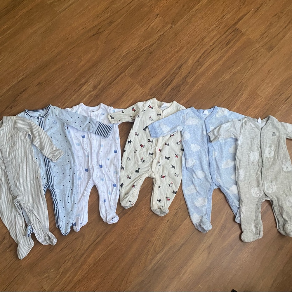 Baby Gap footed Onesies Bundle 0-3 months